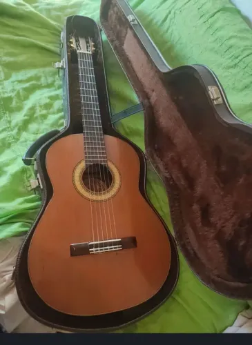 Violão de Concerto Antônio de Pádua - Tampo Cedro / Jacarandá (Com Case)