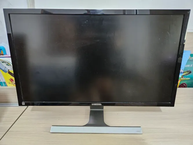 Monitor Samsung 28 polegadas 4K Displayport HDMI