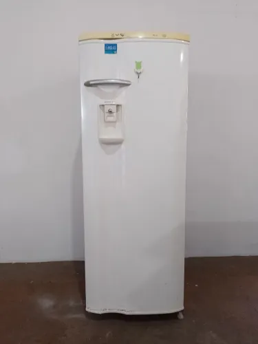 GELADEIRA ELECTROLUX 262 LITROS