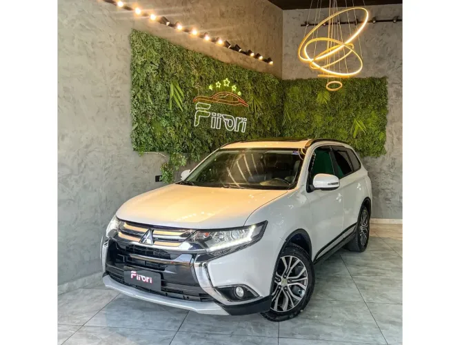 Mitsubishi Outlander Comfort 2.0 16V Aut. 2016