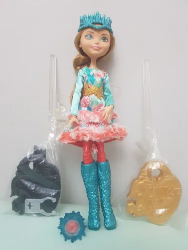 Boneca Ever After High Ashlynn Ella Epic Winter