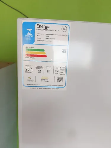 Vendo essa geladeira midea um mês de uso 