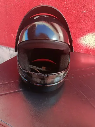 Capacete pra quebra galho 