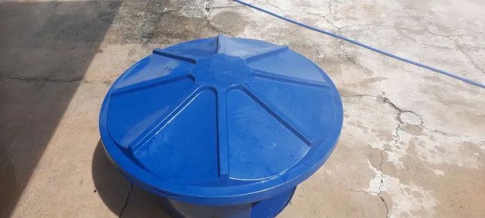 Vendo casinha de cachorro de caixa d'água. 