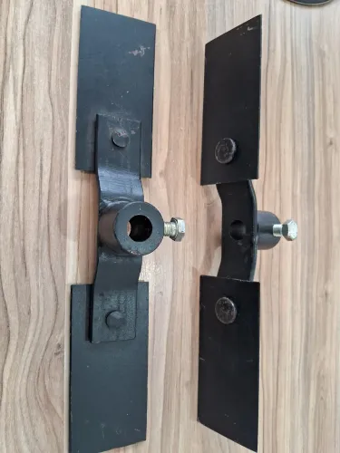 Vendo facas para máquina de roçar grama,  tamanho 30cm e diâmetro do furo do eixo 15mm