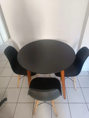 Mesa Eiffel + 3 Cadeiras