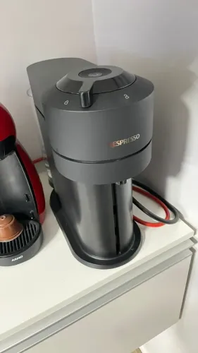 Cafeteira Nespresso Vertuo Next - Seminova - Perfeita