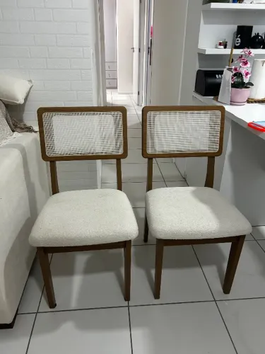 2 Cadeiras com telinha