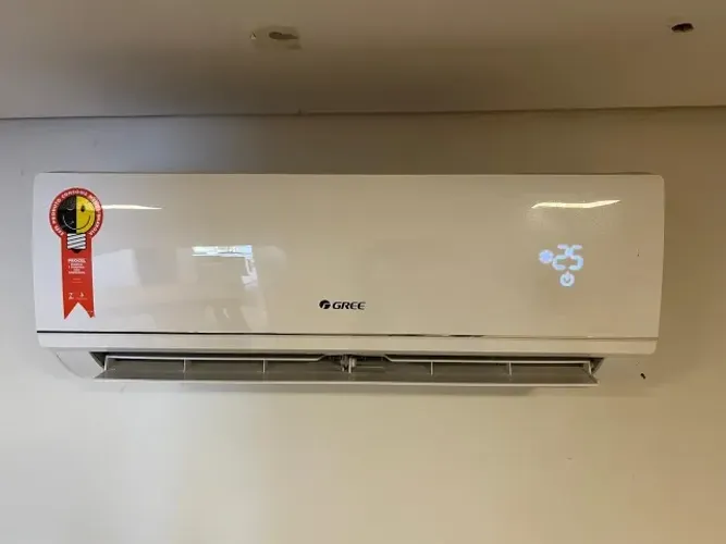 Ar-Condicionado Split Gree Eco Garden 9.000 BTUs - Frio 220V (Completo e Muito Conservado)