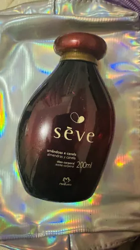 Natura Sève, na fragrância Amêndoas e Canela.