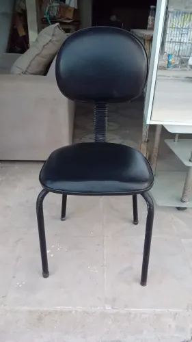Cadeira secretária fixa