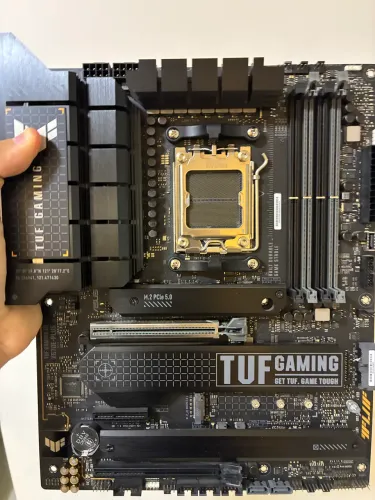 Placa Mãe Asus TUF Gaming X670E-Plus, Chipset X670, AMD AM5, ATX, DDR5