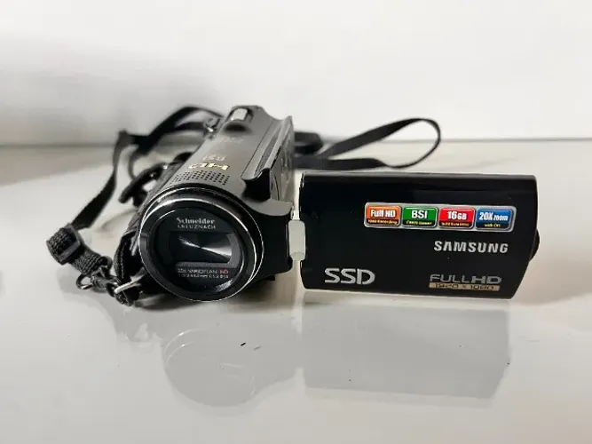 Filmadora Samsung com Lente Schneider-Kreuznach (4.7 MP / Full HD)