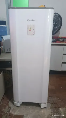 Vende-se geladeira Esmaltec *