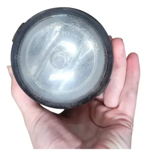 Farol Auxiliar Neblina Direito Nissan Livina 2010 / MT