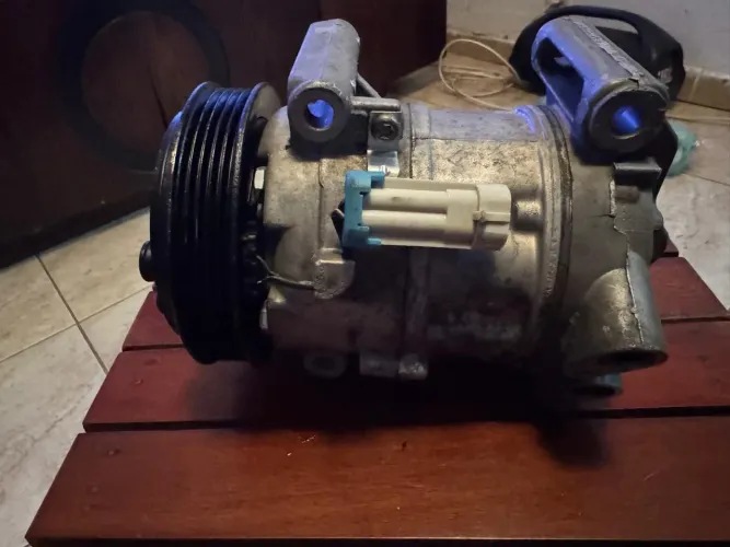 Compressor do ar-condicionado Fiat