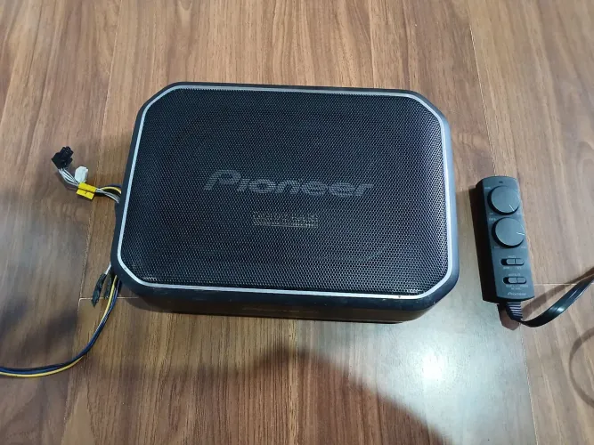 Subwoofer slim pionner