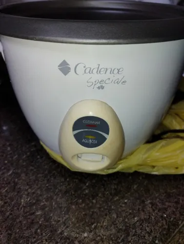Vendo panela elétrica de arroz Cadence novissima