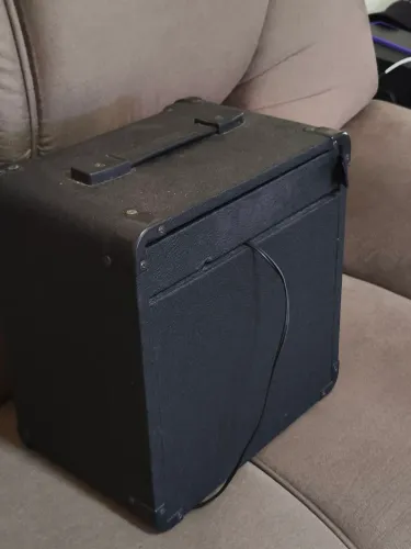 Vendo amplificador meteoro super conservado funcionando perfeitamente...