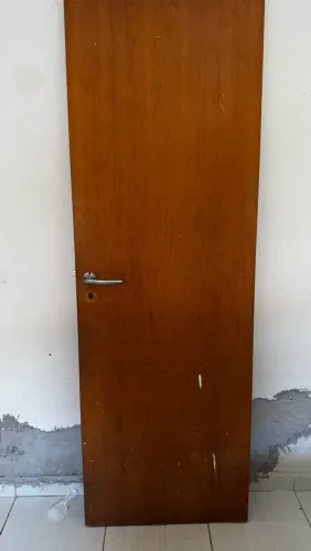 PORTA NOVA COM FECHADURA