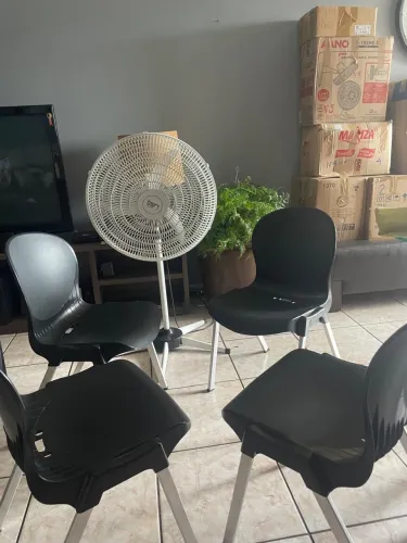 Vendo kit 4 cadeiras em perfeito estado por $180