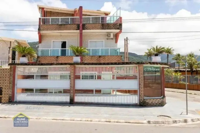 Casa de Condomínio em Solemar - Praia Grande, SP