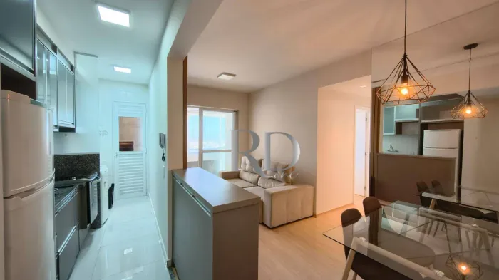 Apartamento com 3 dormitórios para alugar, 71 m² por R$ 3.800,00/mês - Vila Siam - Londrin