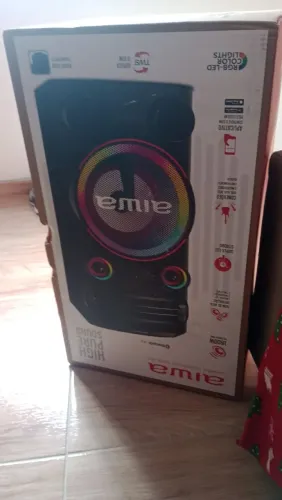Vende.se linda torre de som aiwa novinha com garantia de um ano 