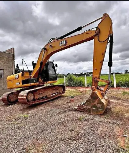 Escavadeira CAT 318 D2L