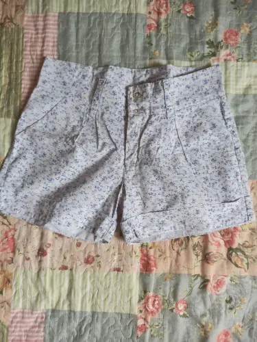Desapego bermuda algodão floral tamanho P