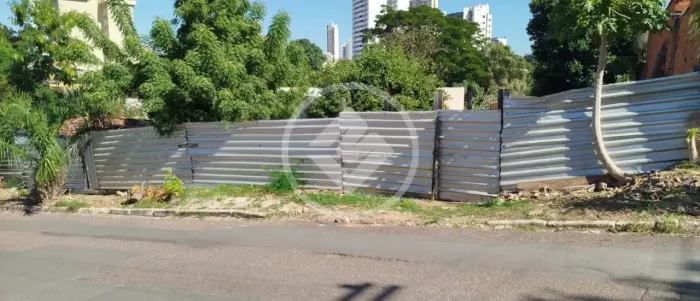 TERRENO COMERCIAL NO BAIRRO ARAÉS, COM 828,65M2, PRÓXIMO AO CENTRO COMUNITÁRIO E AVENIDA M