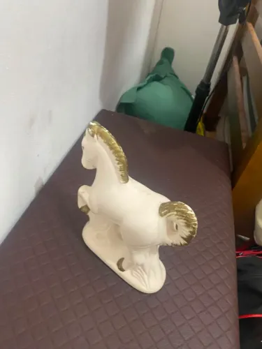 Peça de porcelana