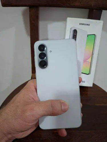 Celular Samsung A56 5G novinho, completo com nota fiscal