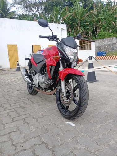 Moto CB 300
