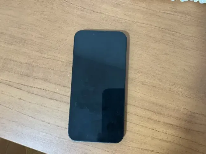 iPhone 16e
