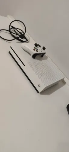 Xbox one s (com defeito)