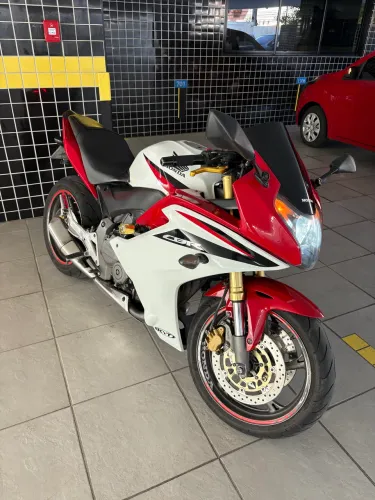 Cbr impecável
