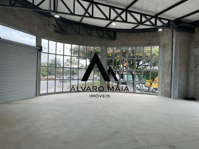Loja de 2 pavimentos para locação no Santa Efigênia próximo ao Boulevard Shopping