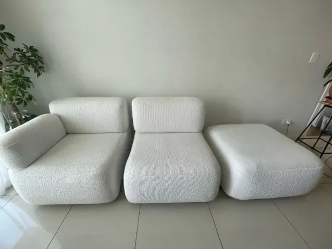 Sofa branco com tecido Bouclé usado