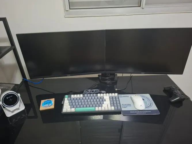 Kit 2 Monitores AOC 24" + Suporte Articulado (Estado de novo!)