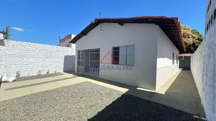 Venda - Casa em Vale Quem Tem - Teresina