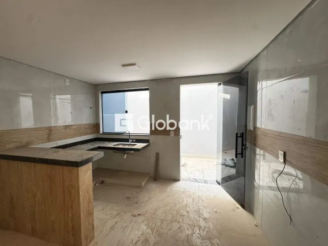 Prédio 2 quartos à venda Todos os Santos 62m² Montes Claros MG