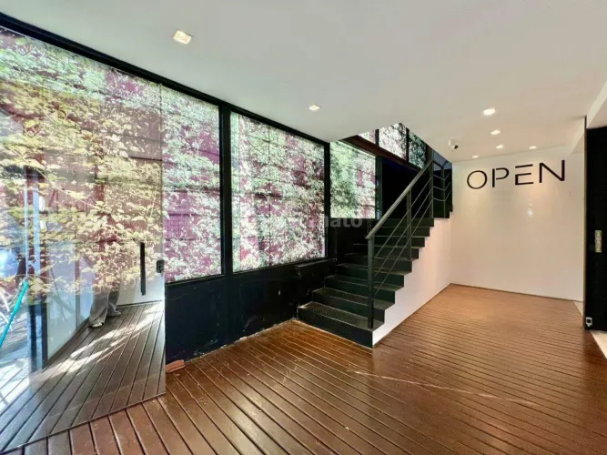 Casa comercial para locação, 2 pavimentos, 2 vagas, excelente estrutura corporativa  Regiã