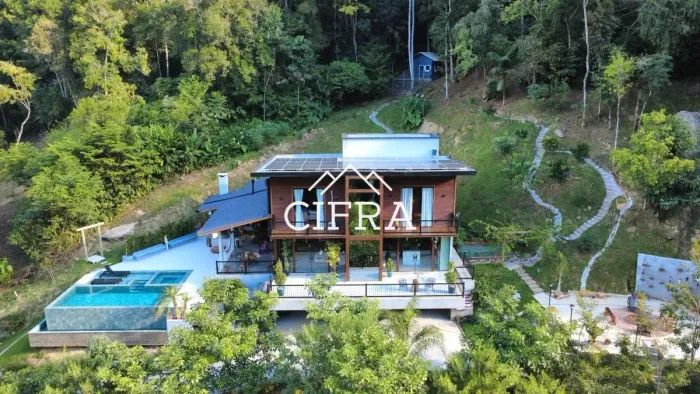 Sítio - Venda - 03 dormitórios - 400m2 - Mobiliado - Piscina - Cachoeira - Condomínio Fech