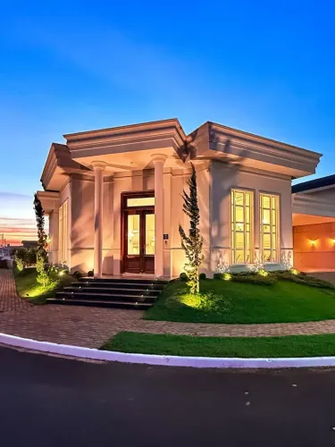 Casa de condomínio de luxo à venda em Rio Verde com 4 suítes, churrasqueira, piscina e arm