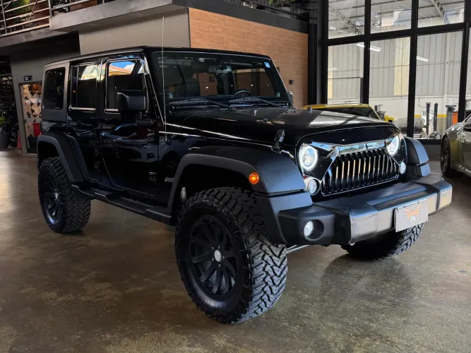 Jeep Wrangler Unlimited Sport 3.6 V6 284cv 4P 2014