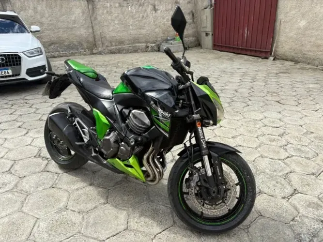 KAWAZAKI Z800 COM ABS MUITO NOVA 