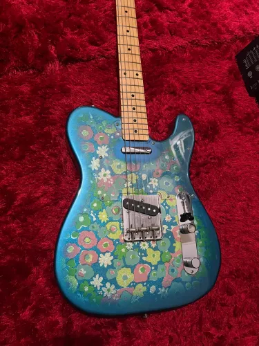 Guitarra Fender Telecaster Blue Flower japonesa 1994 TL69-75