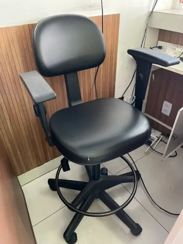Vende-se cadeira giratória cavaletti