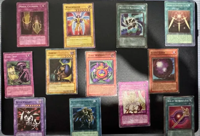 CARTAS YU-GI-OH - MAGO DO TEMPO + CARTAS CLÁSSICAS